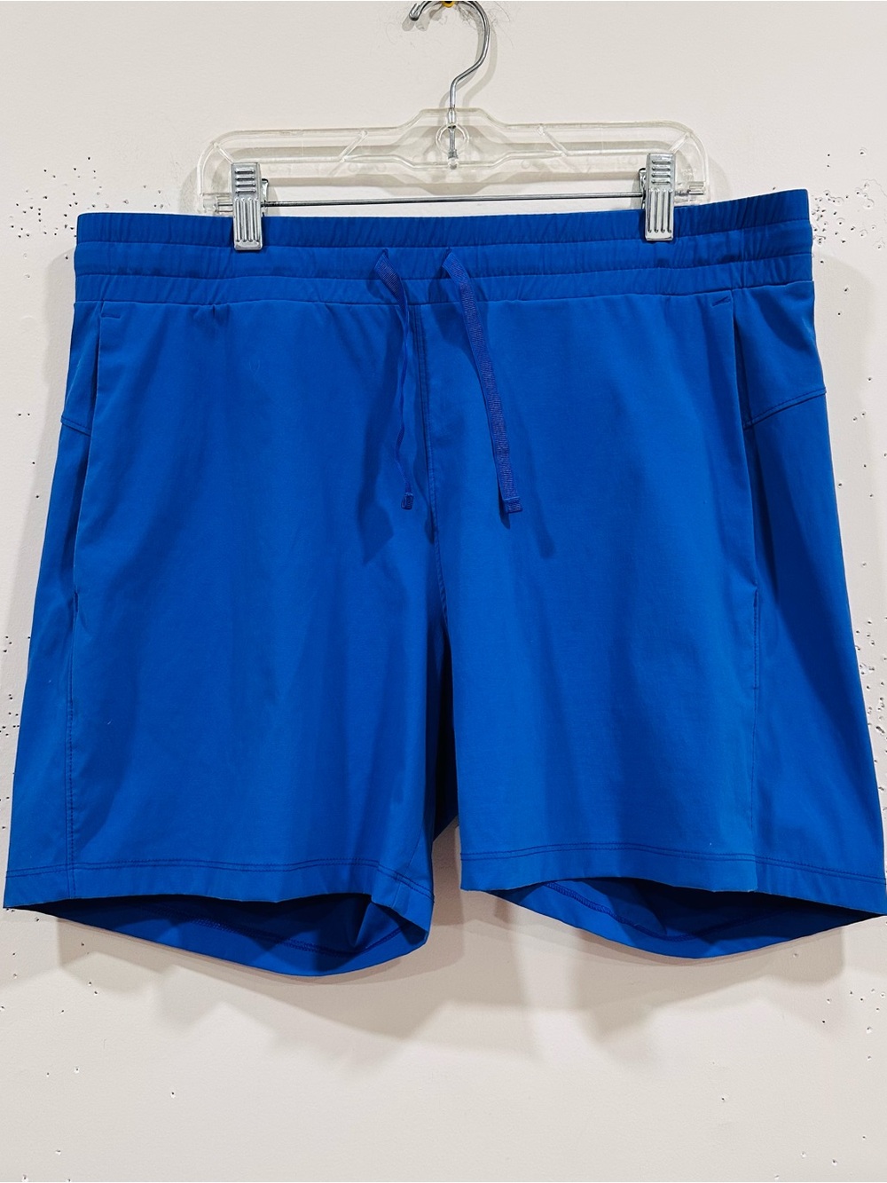 Tuff Athletics Women's Active Athletic Shorts Blue Size L Nylon Spandex Pockets